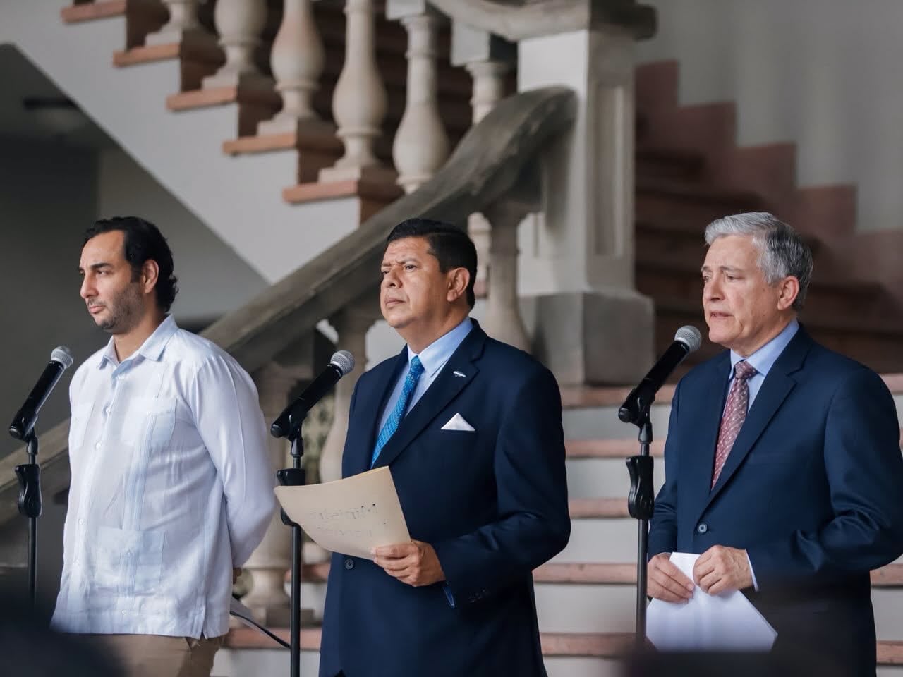Más de 1,800 abonados de la ENEE ya reciben el beneficio de condonación de deudas residenciales contemplado en la nueva legislación, informaron las autoridades desde Casa Presidencial. (Foto: Casa Presidencial)