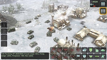 Tela de videogame com tanques, caminhões militares, explosões, edifícios destruídos e elementos de interface de terreno nevado