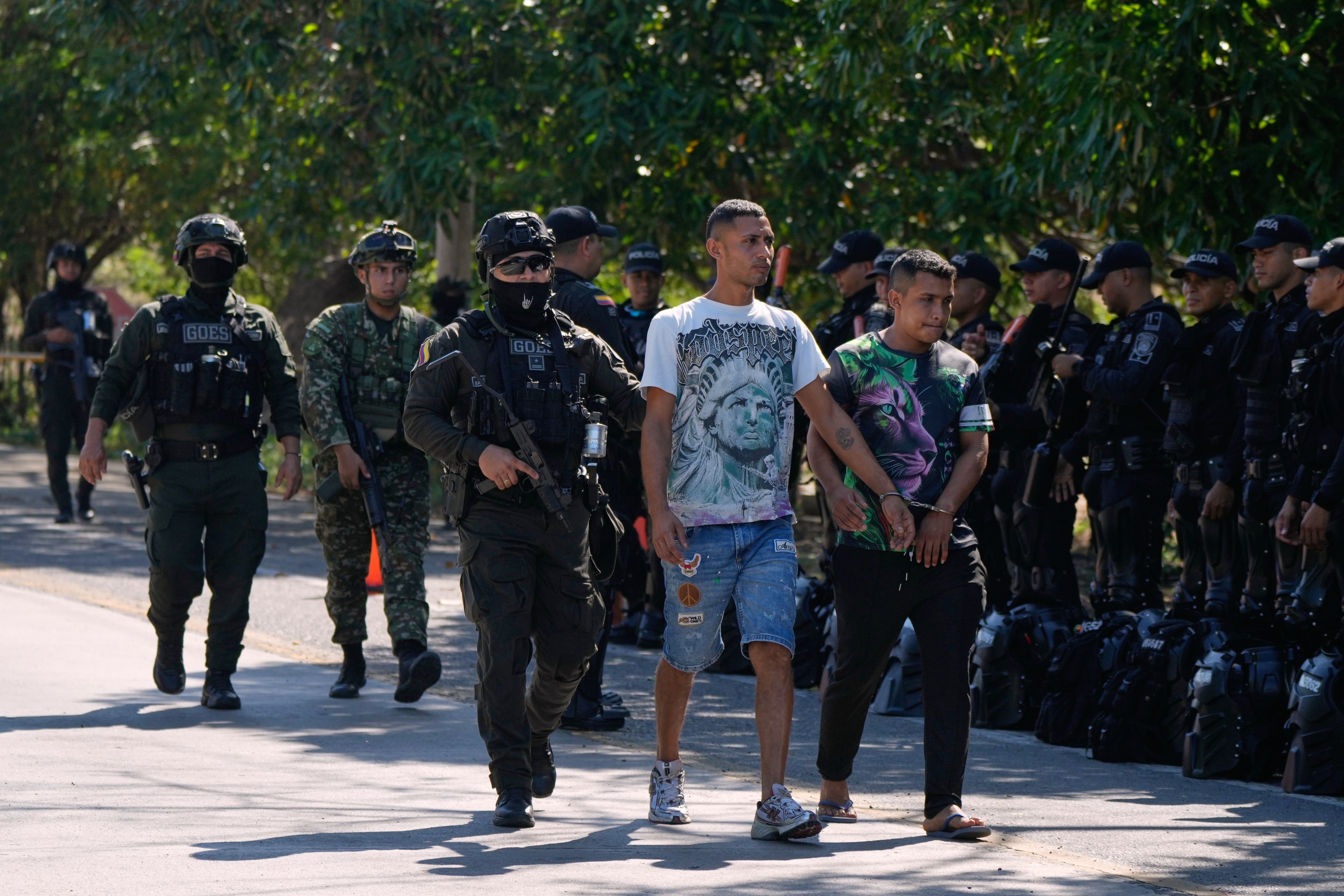La Defensoría alertó sobre las presiones económicas que enfrentan comerciantes de la región por los cobros periódicos de estructuras criminales -crédito Fernando Vergara/AP Foto