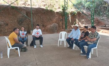 Alias Gafas en la liberación de la concejal de Argelia Sandra Betancourt el pasado 21 de septiembre. (Crédito: @CICR_co / X)