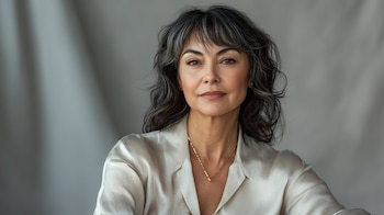 Su acabado desenfadado y texturizado