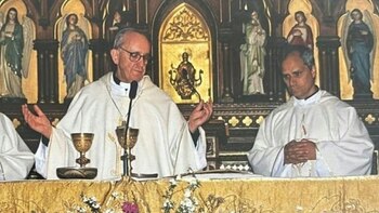 Los cardenales Bergoglio y Provest