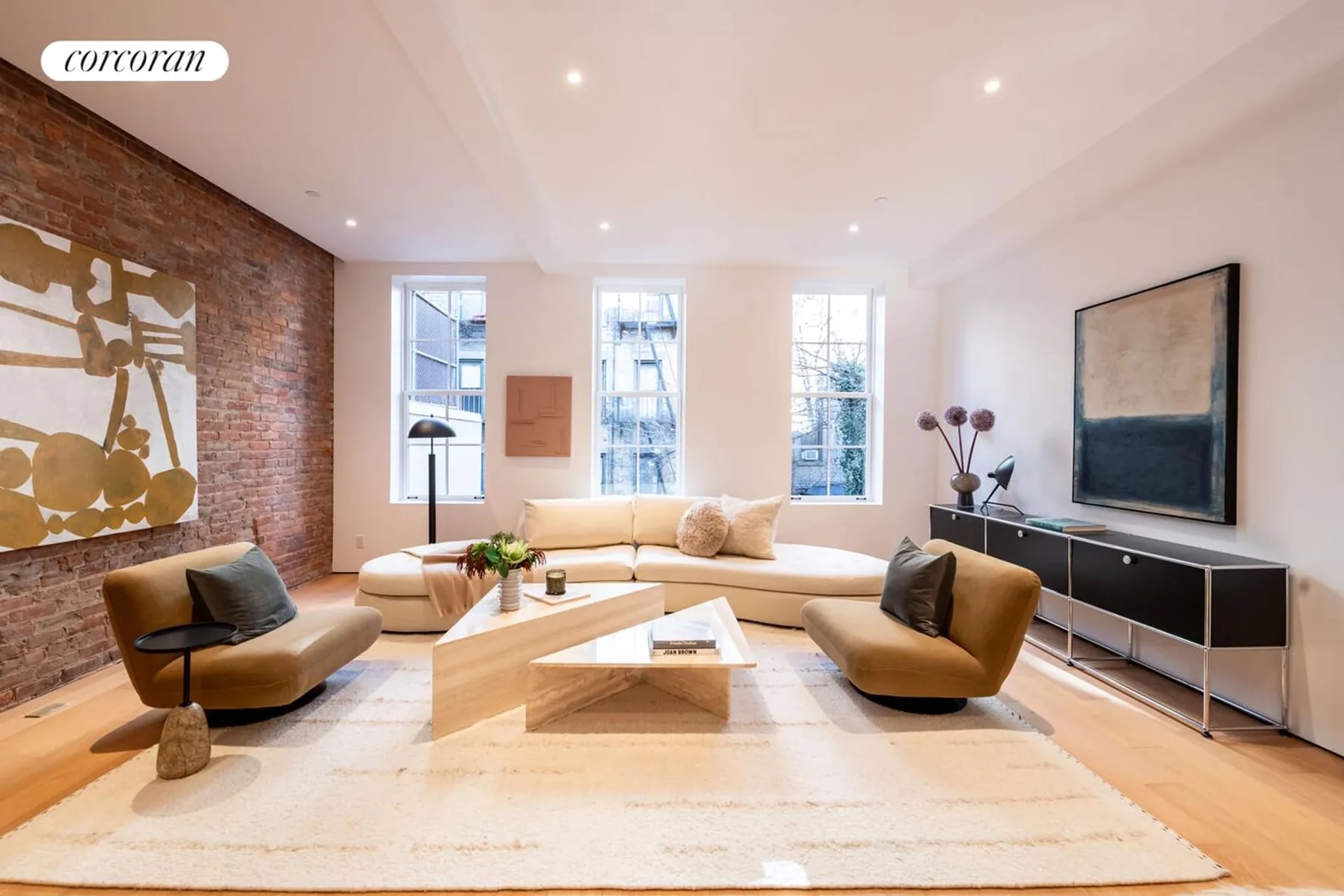 El edificio, construido en 1853, ha sido punto de referencia para la comunidad artística, albergando a figuras como Emile de Antonio y Alfred Leslie - (Corcoran)