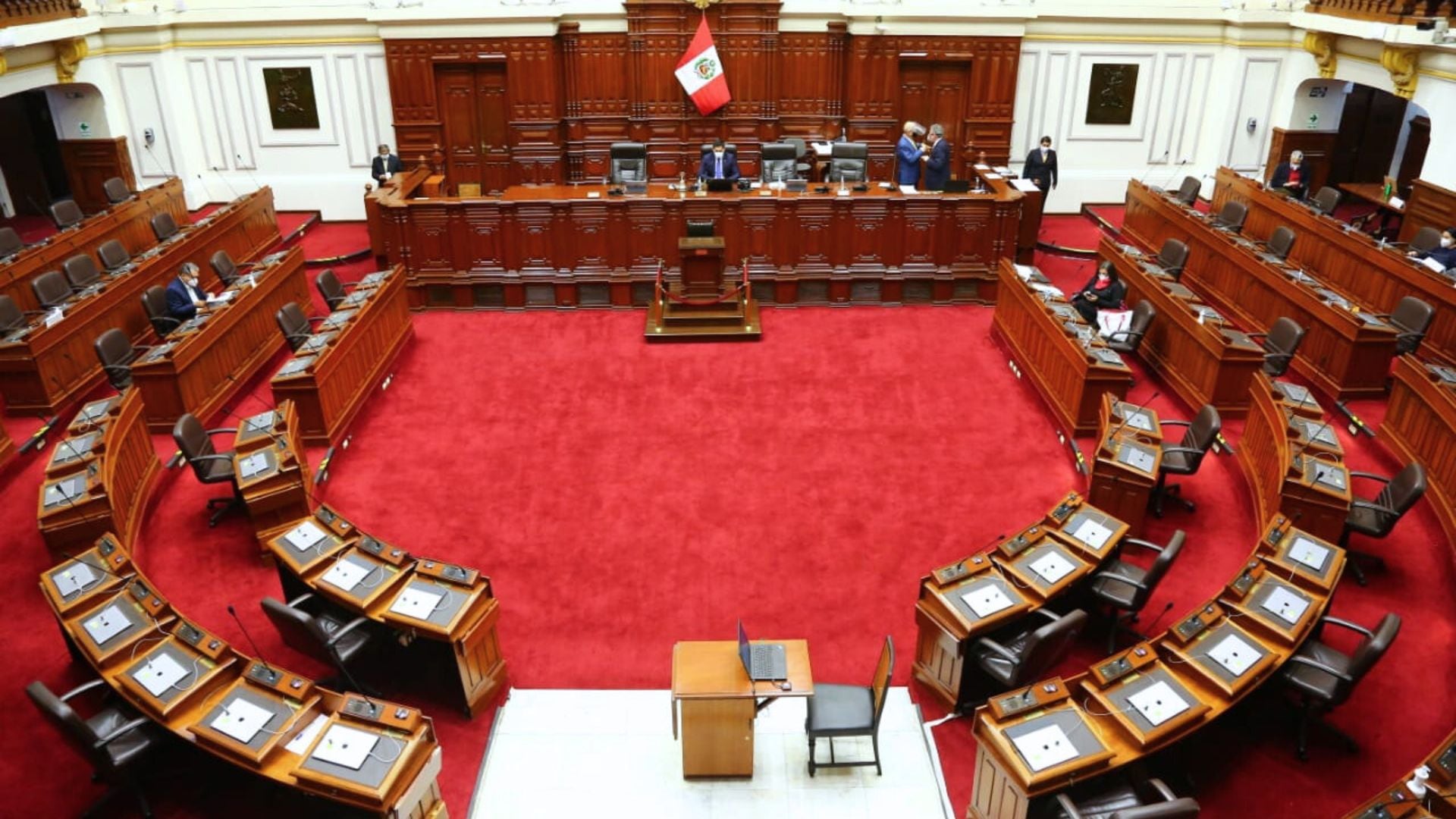 La Mesa Directiva también aprobó la contratación de defensa legal para los parlamentarios Kira Alcarraz y Fernando Rospigliosi