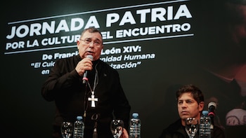 Con foco en una posible visita del Papa, la Iglesia reunió a dirigentes políticos y sociales y pidió por la urgencia del diálogo social