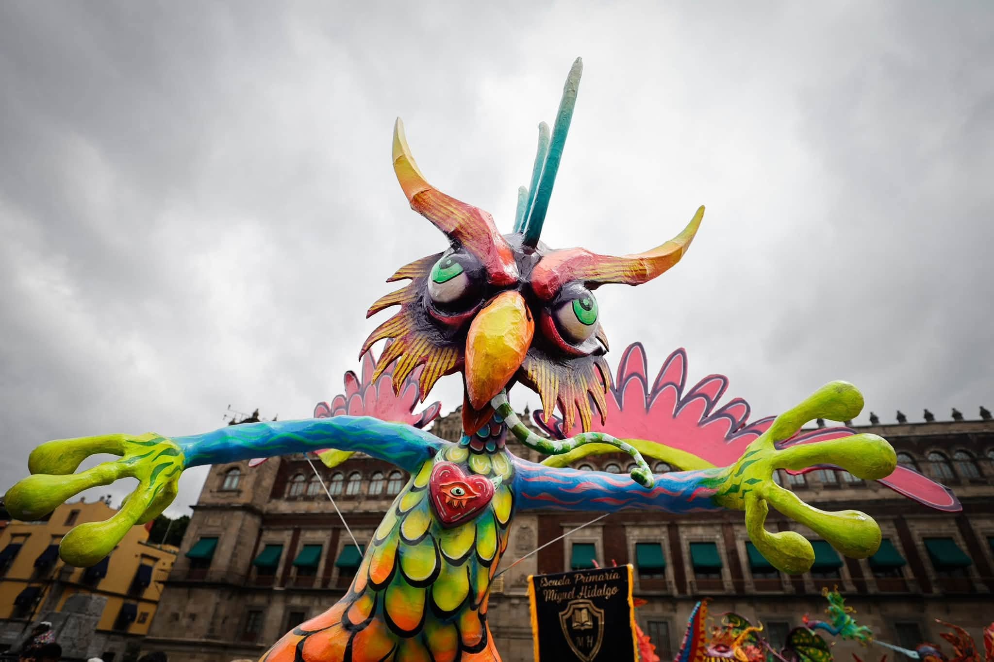 Los 208 alebrijes monumentales se exhiben en ambas aceras de Paseo de la Reforma, entre el Ángel de la Independencia y la Estela de Luz.(Facebook/Secretaría de Cultura de la Ciudad de México)