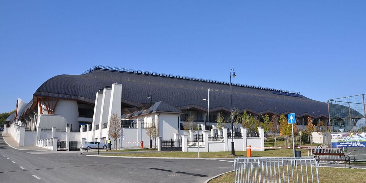 La capacidad de 3.800 espectadores del Pancho Arena supera ampliamente la población de Felcsút (Wikimedia Commons)