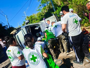 La cobertura del operativo alcanza carreteras principales, centros turísticos y zonas de alta concentración de personas en El Salvador. (Cortesía: Cruz Verde Salvadoreña)