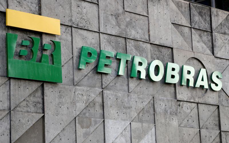 La petrolera estatal brasileña Petrobras es la segunda de la lista, según el valor de sus acciones (REUTERS/Sergio Moraes/Archivo)