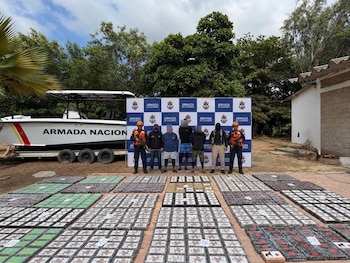 Una segunda operación en el Caribe norte permitió incautar 856 kilogramos de cocaína en otra lancha Go Fast - crédito Armada de Colombia