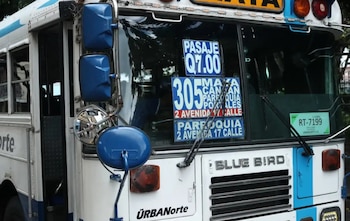 El Gobierno de Bernardo Arévalo presentó al Congreso un subsidio temporal para diésel y gasolina, mientras la EMT anunció operativos para controlar la nueva tarifa.
