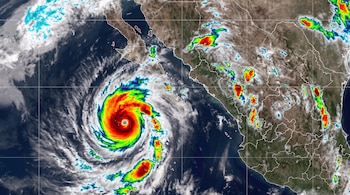 El llamado dirigido a ciudadanos estadounidenses advierte que el oleaje elevado puede arrastrar personas hacia aguas profundas, incluso sin lluvias intensas ni la cercanía del ciclón a la costa mexicana. (Imagen Ilustrativa Infobae)