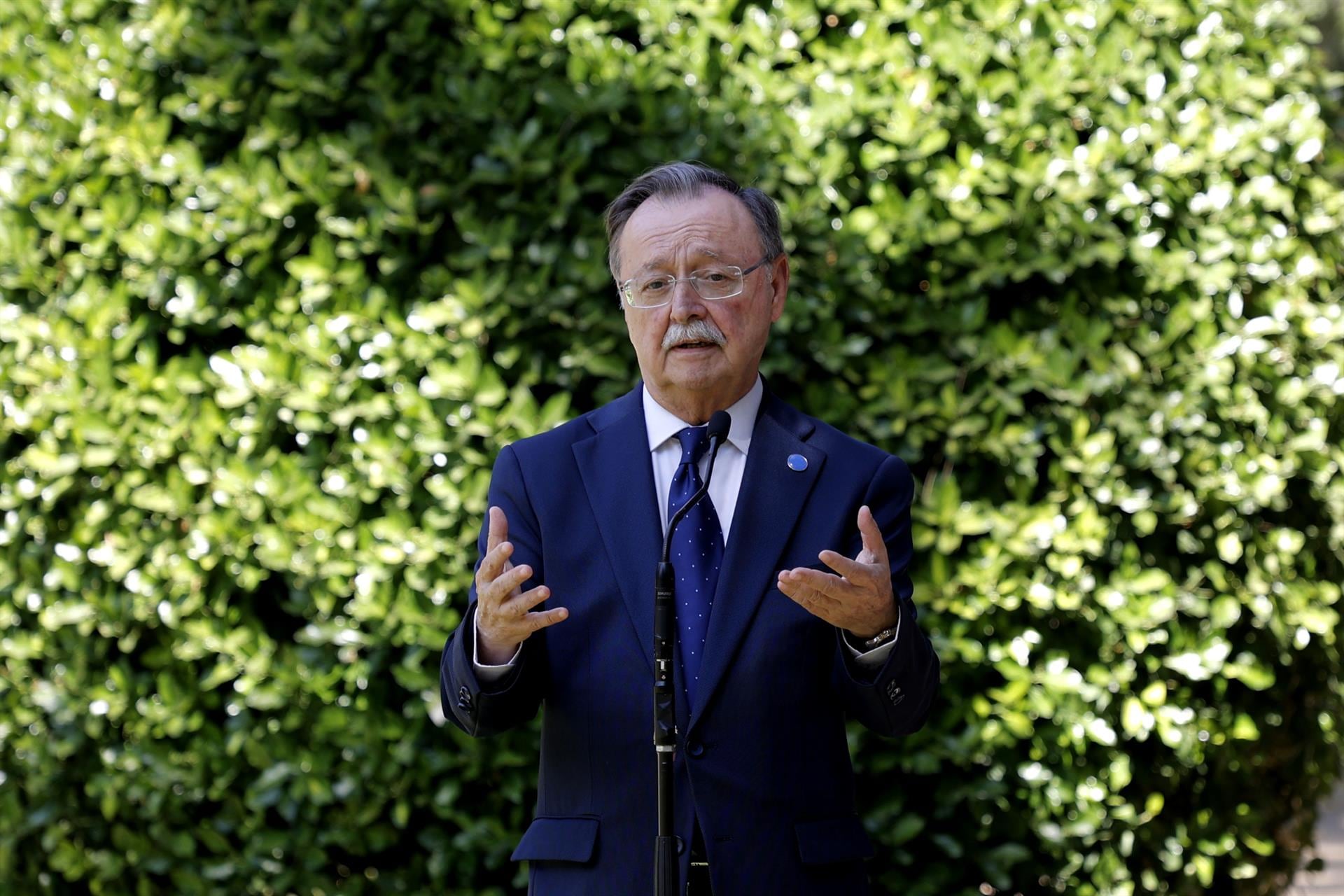 Ceuta da cifras superiores a las del Gobierno y pide “auxilio” mientras niega la colaboración de Marruecos, que “no es un país fiable” y “no reconoce la soberanía” española