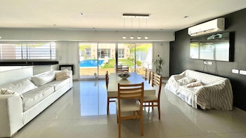 Las casas en Gonnet, Gorina