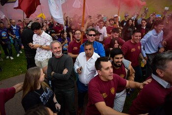 El colorido acto final de