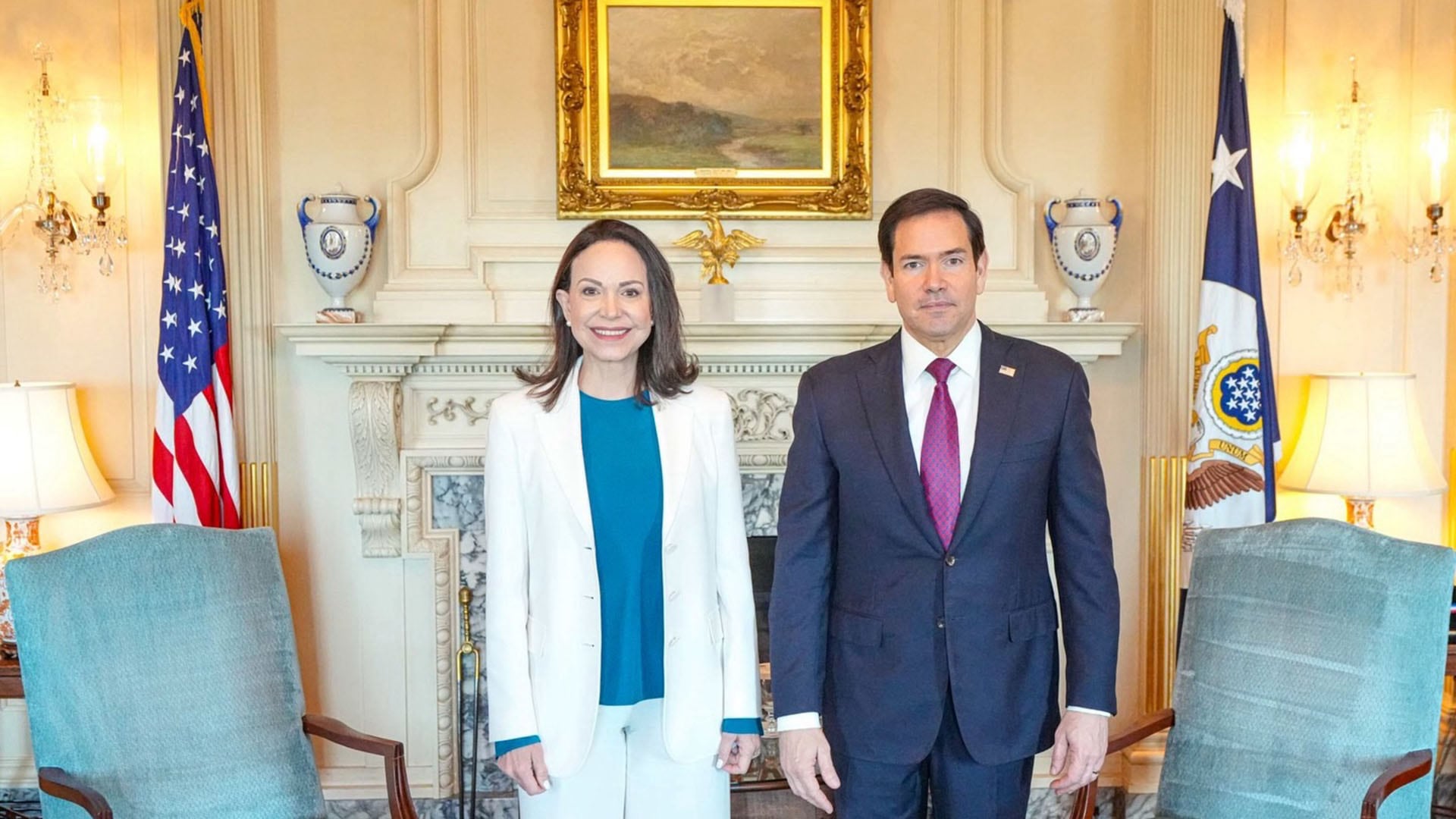 María Corina Machado, líder opositora venezolana, posa junto al senador de Estados Unidos, Marco Rubio, durante su reciente encuentro en Washington D.C., donde dialogaron sobre la democracia en Venezuela. (@mariacorinamachado)