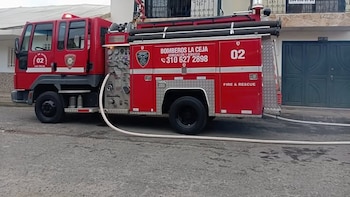 Agredieron a dos rescatistas mientras apagaban un incendio en La Ceja, Antioquia: una bombera sufrió contusión en el tórax