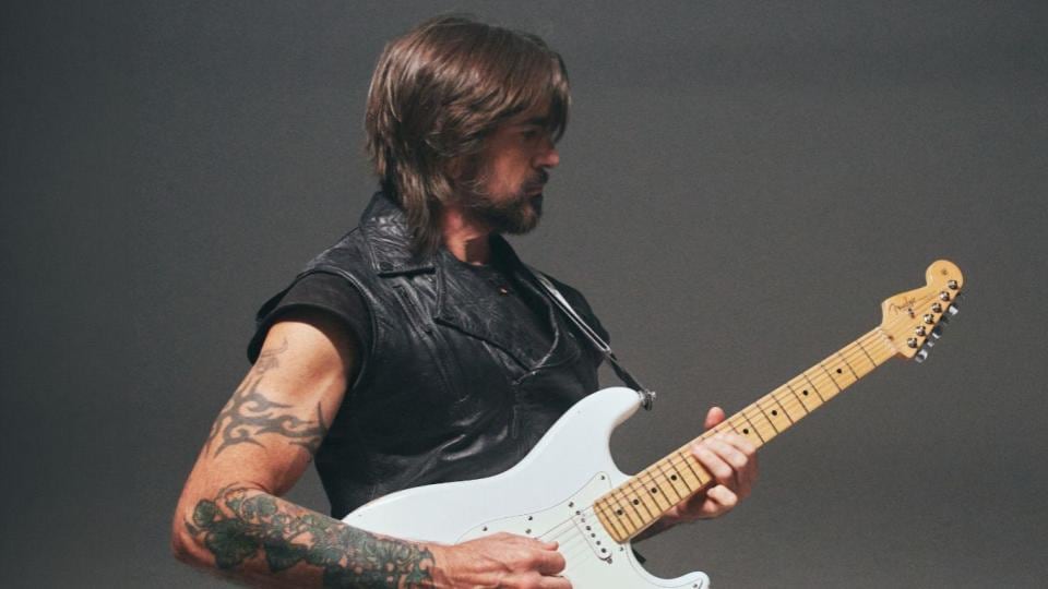 Juanes compartió en sus redes sociales el momento en que compuso ‘Es por ti’, hace 25 años