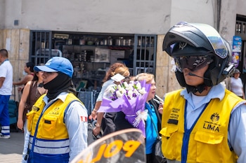 Inspectores de la Gerencia de Movilidad Urbana orientarán a conductores y peatones sobre los cambios de circulación y las vías habilitadas.