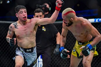 En días recientes el campeón de la UFC 270 mostró sus inquietudes por pactar una pelea más con el originario de Tijuana (Foto: Gary A. Vasquez/USA TODAY Sports)