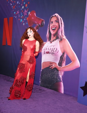 El vestido rojo transparente con