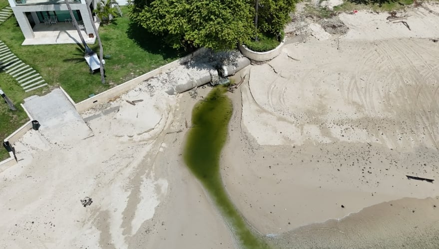 Contadora es un territorio insular, por lo que la suma de los impactos de estas actividades incrementa de forma grave los procesos de erosión, escorrentía y arrastre de sedimentos. (MiAmbiente)