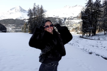 Las fotos de las vacaciones de Alexis Mac Allister y Ailen Cova en St. Moritz