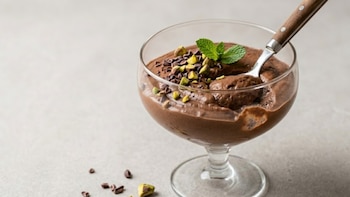 Mousse de aguacate y cacao: postre vegano, bajo en azúcar y lleno de antioxidantes