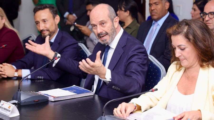 Pedro Rollán Ojeda, presidente del Senado de España, subrayó el papel de la diplomacia parlamentaria como herramienta para fortalecer la cooperación bilateral. Tomada de la Asamblea Nacional