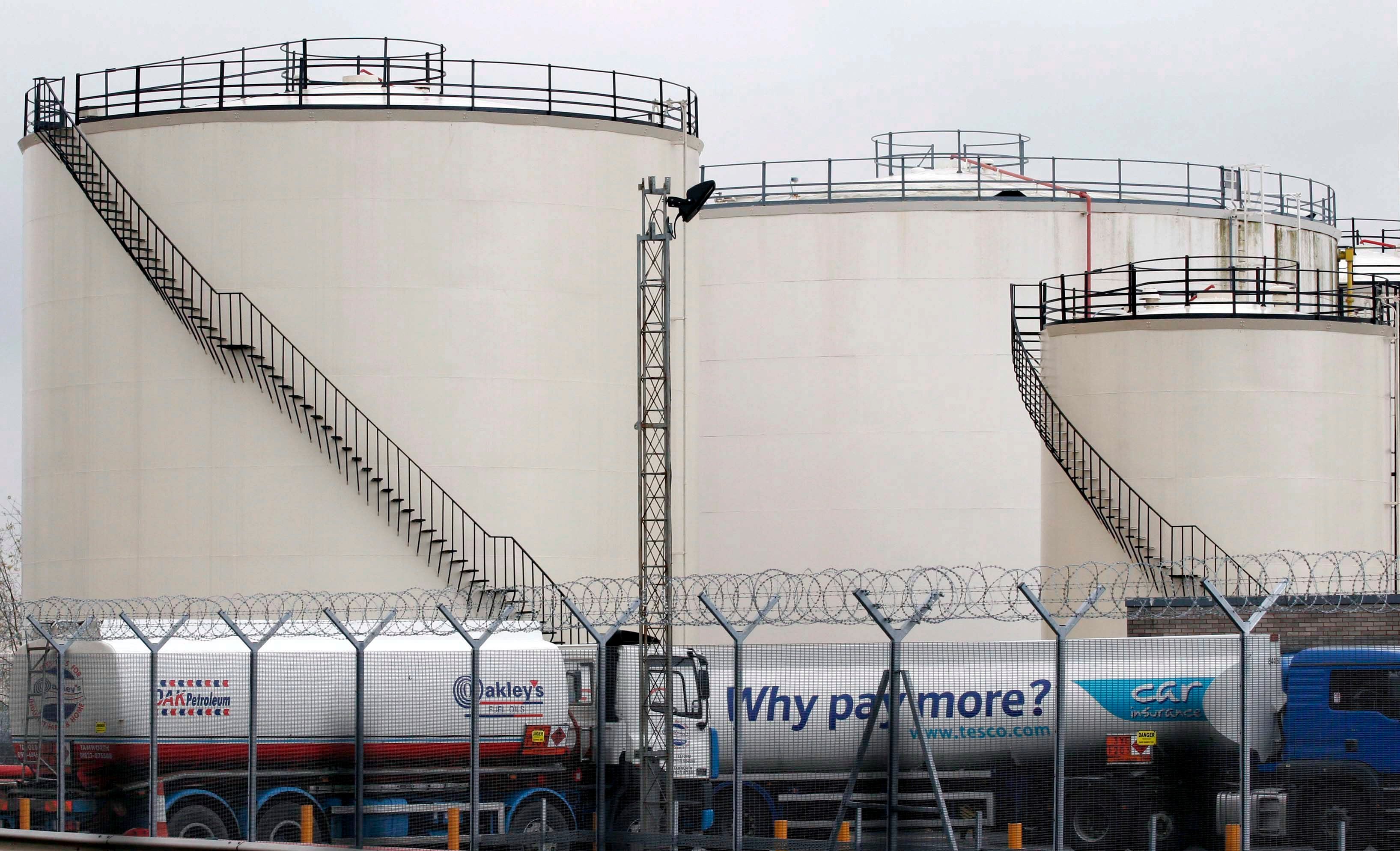 Combustibles, vehículos, maquinaria y equipos electrónicos figuraron entre las mercancías con mayor movimiento en las operaciones de importación. EFE/Lawrence Looi/Archivo