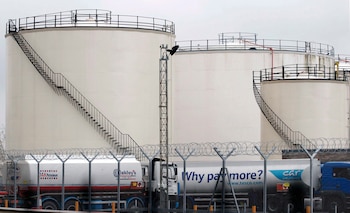 Combustibles, vehículos, maquinaria y equipos electrónicos figuraron entre las mercancías con mayor movimiento en las operaciones de importación. EFE/Lawrence Looi/Archivo