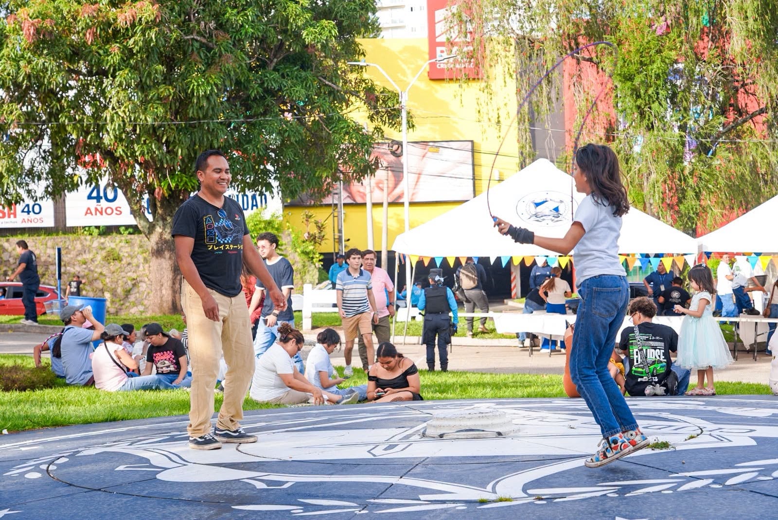 Chicos y grandes disfrutaron en un ambiente seguro y familiar (Foto cortesía Alcaldía de San Salvador Centro)