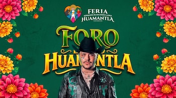Hombre con sombrero vaquero; texto "FORO HUAMANTLA" y logo de Feria Internacional del Arte Efímero y la Dalia; fondo con dalias.