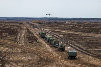 Las tropas bielorrusas participaron en maniobras conjuntas con Rusia usando armamento nuclear (Reuters)