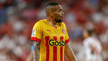 Alexander Callens afronta un duro