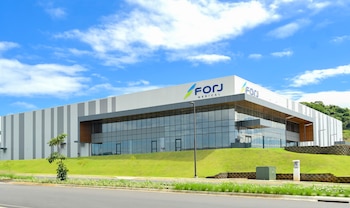 Las nuevas instalaciones de Forj Medical cuentan con aproximadamente 5.000 metros cuadrados y están ubicadas en la Zona Franca Evolution, donde se desarrollarán procesos avanzados de fabricación de dispositivos médicos.
Crédito: ForJ Medical CR