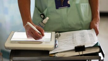 Ocho detenidos por fraude de 50 millones de dólares en el sistema de salud de California