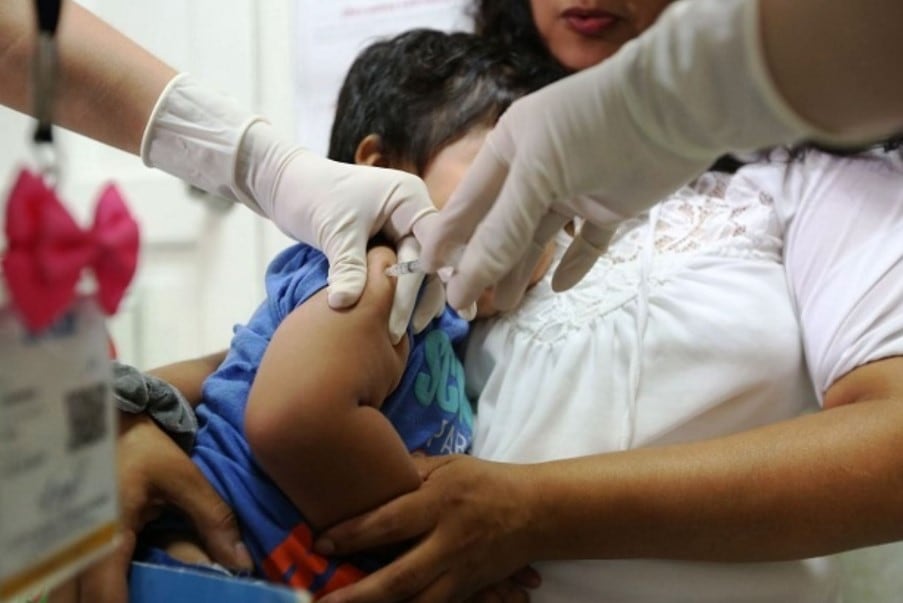 Las campañas de vacunación intensificadas buscan inmunizar a más de 7 millones de niños en América./(crédito Andina)