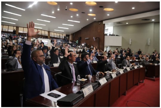 La nueva normativa suprime las largas pausas de mayo y noviembre, instaurando un modelo de sesiones más continuas en el Congreso Nacional. (Cortesía: Congreso de Honduras)