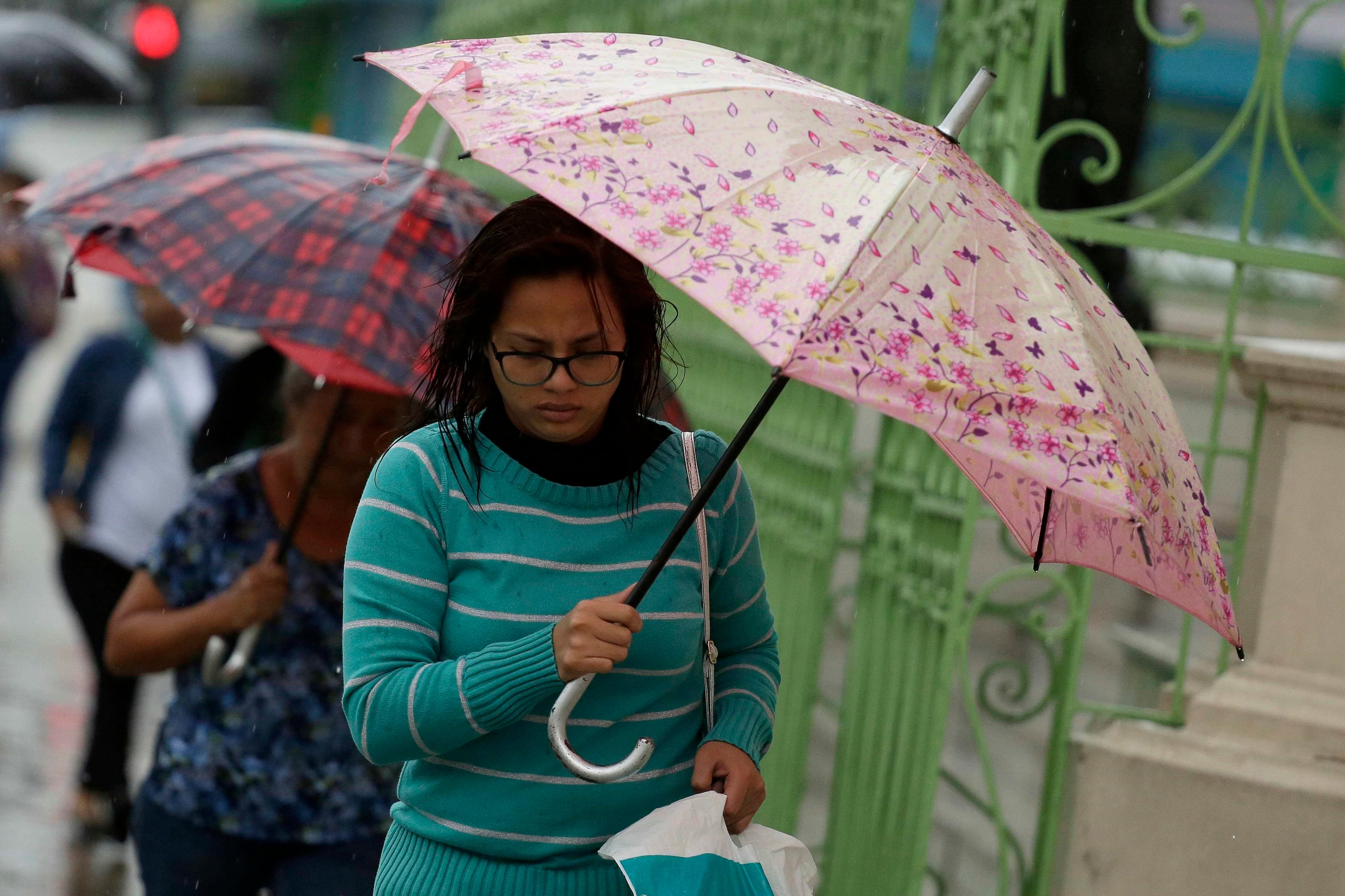 El MARN prevé para este domingo una mañana con cielo parcialmente nublado y sin precipitaciones, antes de un aumento de nubosidad por la tarde. EFE/Rodrigo Sura/Archivo