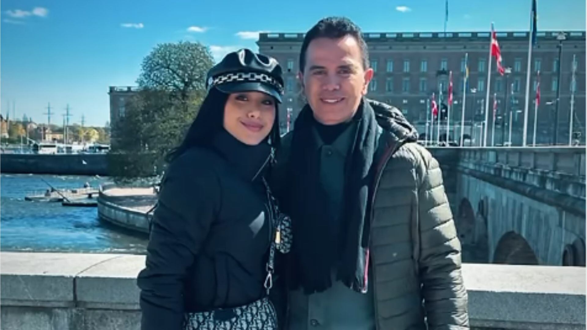 Jenny López desmintió rumores de una boda ostentosa y afirmó que prefiere invertir en un viaje junto a Jhonny Rivera - crédito @jhonnyrivera/IG