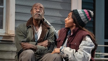 Don Cheadle y Ayo Edebiri debutan juntos en Broadway: “Nada se compara con sentir la reacción inmediata del público”