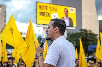 Robles agradeció el apoyo y