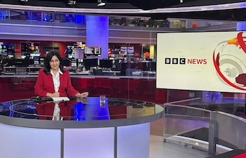 La periodista de la BBC que se hizo viral en 2023 por un gesto obsceno reveló que que padece un cáncer incurable