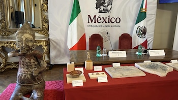 Italia devuelve a México lote de 27 piezas arqueológicas y fósiles precolombinos recuperados del tráfico ilegal