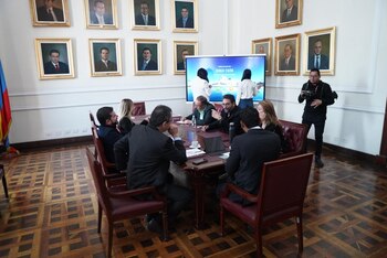 Reunión para definir el trámite