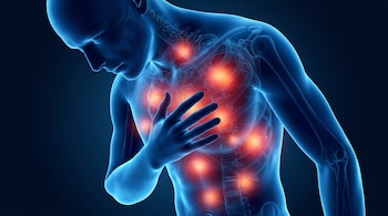 Ilustración 3D estilo rayos X de torso humano azul translúcido con estructura ósea visible, mano en el pecho y puntos rojos de calor, fondo oscuro.