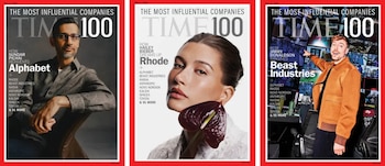 Tres portadas de la revista Time exhibidas. Muestran a Sundar Pichai, Hailey Bieber con una flor y Jimmy Donaldson señalando, todos sobre fondos variados