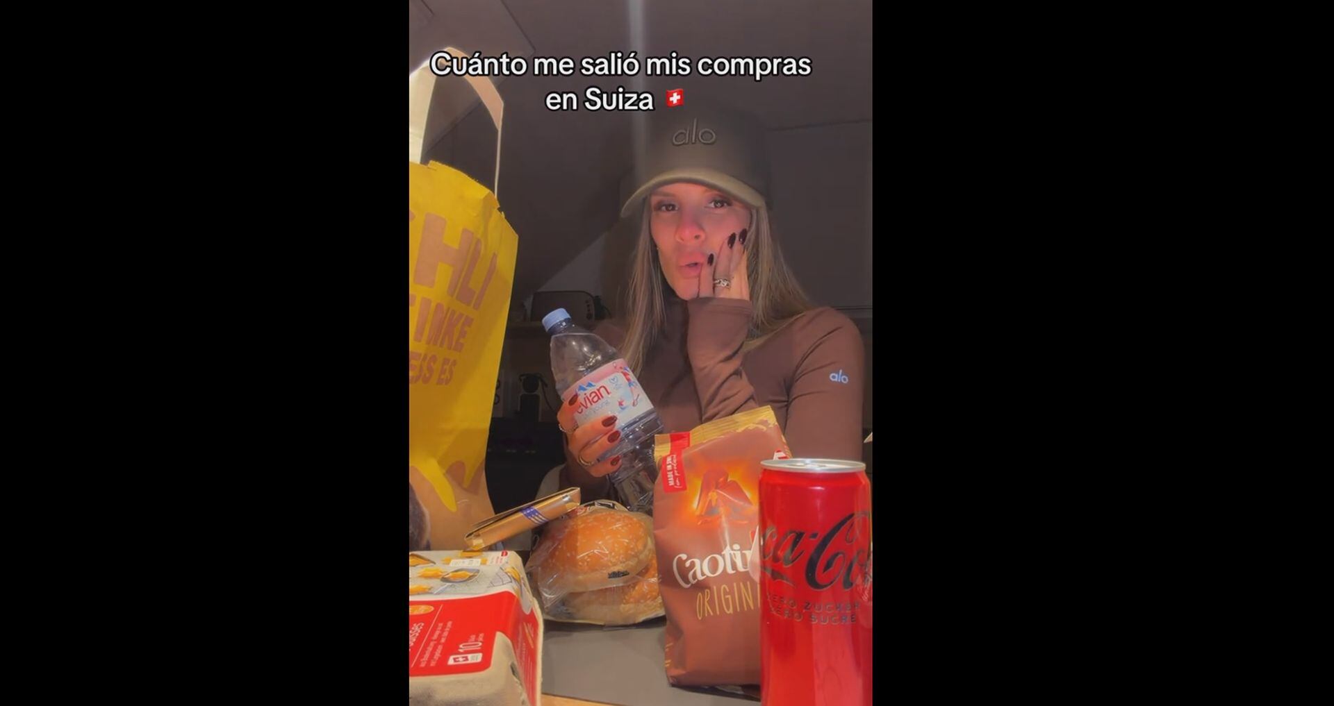 Tras enfrentar precios elevados en restaurantes, Alejandra Baigorria decidió cambiar de estrategia y evaluar cuánto costaba alimentarse con productos básicos. (TikTok)