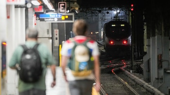 Huelga histórica de los trenes LIRR: las negociaciones no logran reactivar el servicio